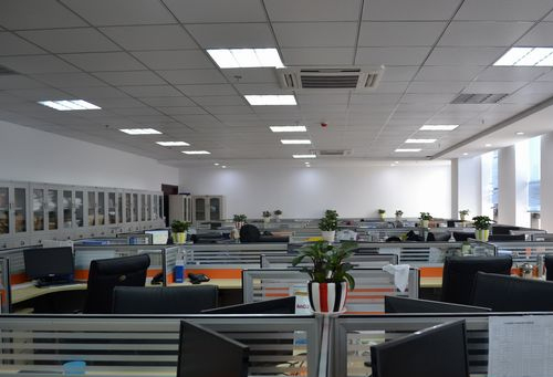 凱威家具喜獲“2025綠辦公家具十大品牌”等4項殊榮:辦公家具